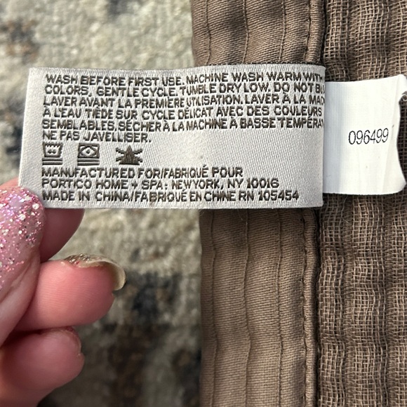 Portico Coverlet - Picture 4 of 4